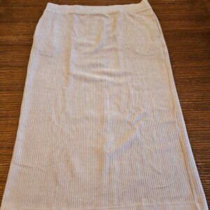 Uniqlo Skirt - Winter White, Ribbed with POCKETS - XXL